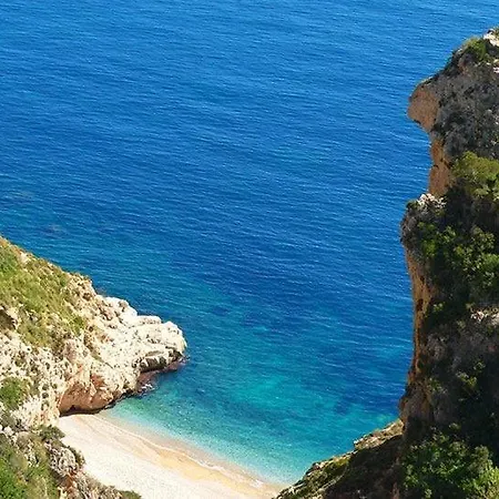 Tranquility, Sun, Breathtaking Views & 7 Minutes Drive To Sea Apartment Benitatxell