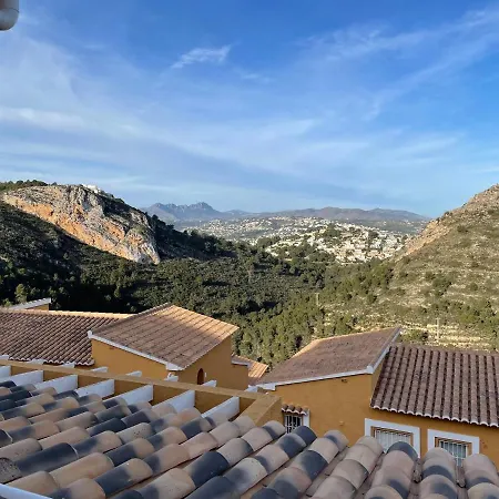 Tranquility, Sun, Breathtaking Views & 7 Minutes Drive To Sea Apartment *