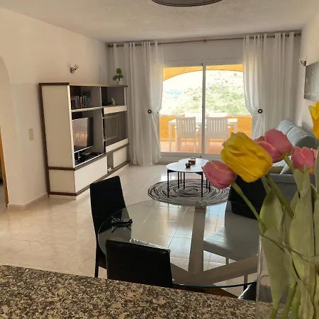 Tranquility, Sun, Breathtaking Views & 7 Minutes Drive To Sea Apartment