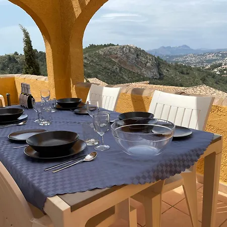 Apartman Tranquility, Sun, Breathtaking Views & 7 Minutes Drive To Sea *